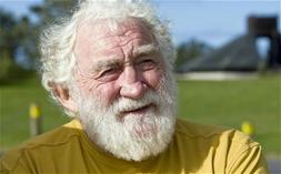 David Bellamy has claimed his fellow conservationist David Attenborough used to be sceptical about global warming before “he had a change of heart”